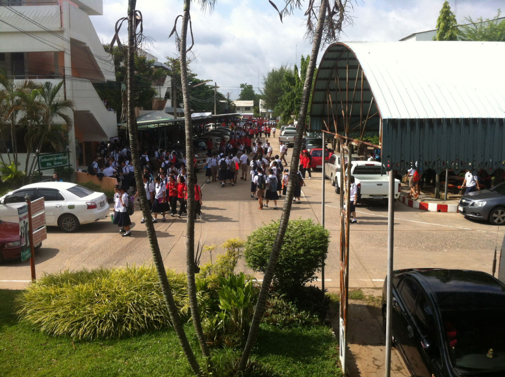 Sicht auf den "Schulhof" (ist noch viel größer..)