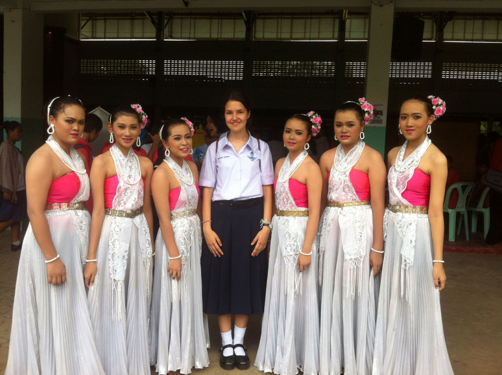 Foto mit einer der Schul-tanzgruppen