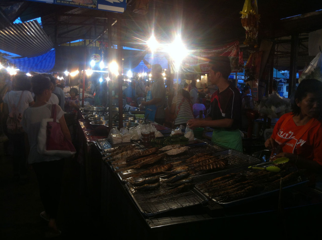 Sisaket Nachtmarkt