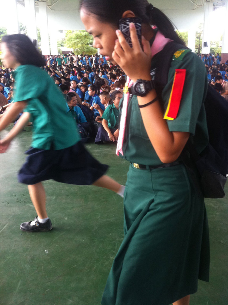 Morning Assembly. -Dream am Telefon.